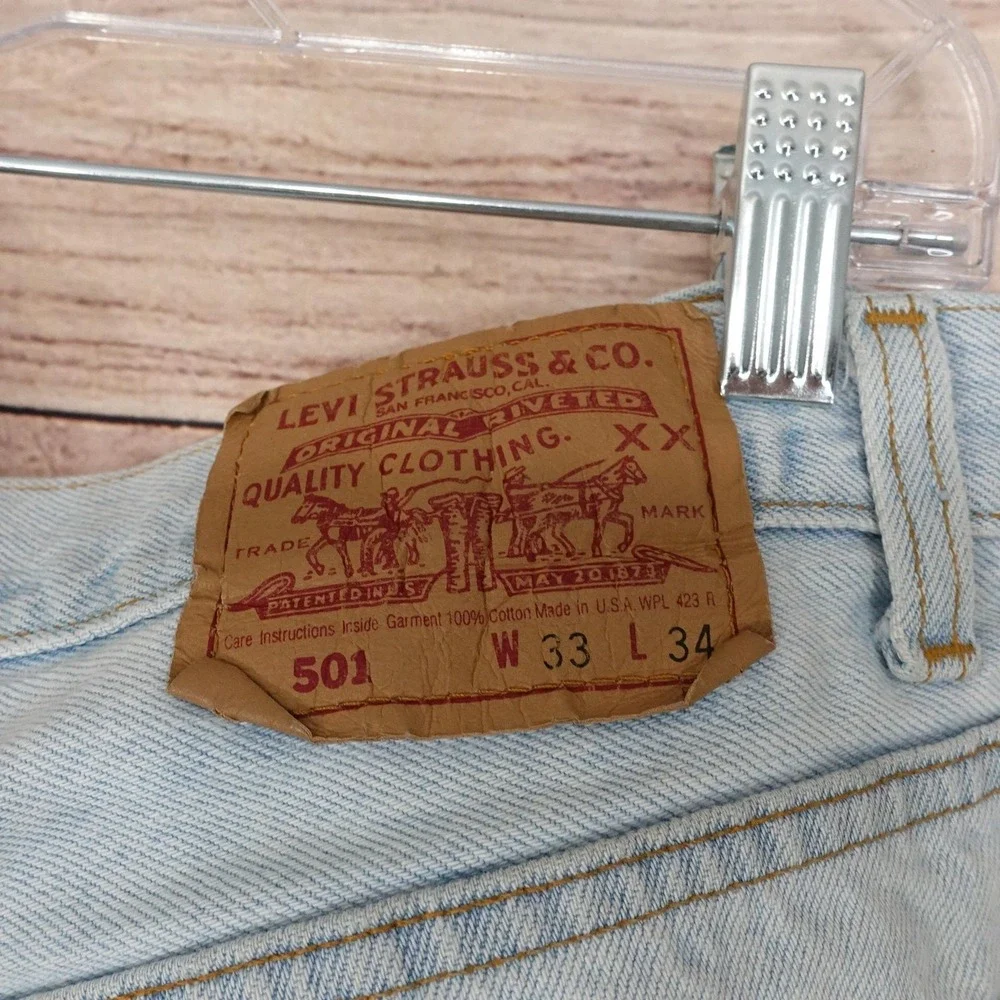 Vintage Levis 501 Jeans Mens 31x32 (33x34) Blue Light Wash Straight Denim USA